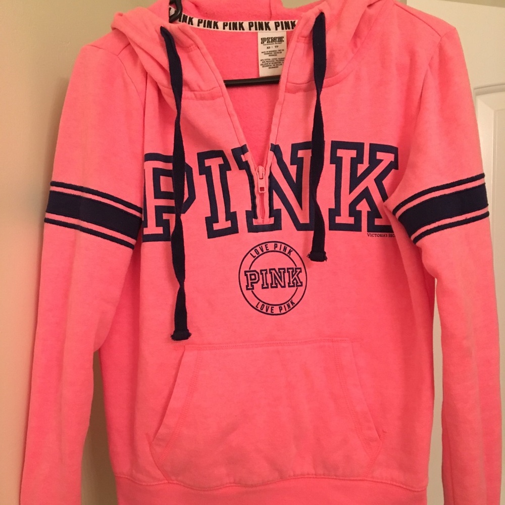 VS Pink half-zip